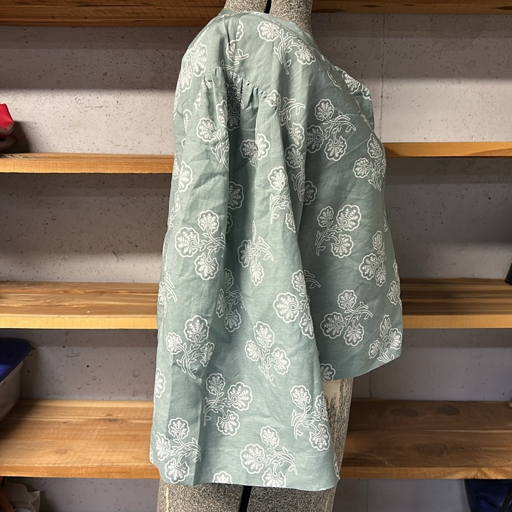 Joie Sage Green Floral Button-Up Cropped Blouse Size Small NWT - Picture 3 of 8